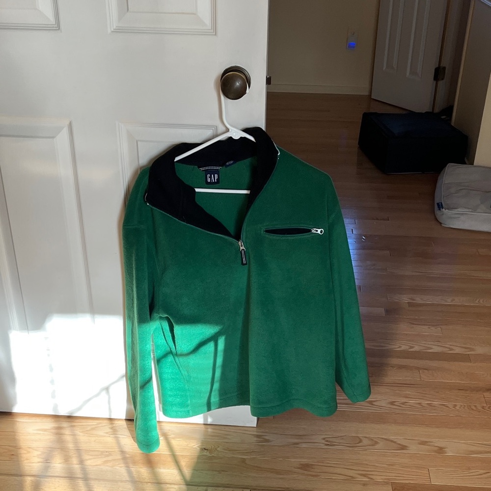Men’s Gap pullover fleece.  Too Small for me.